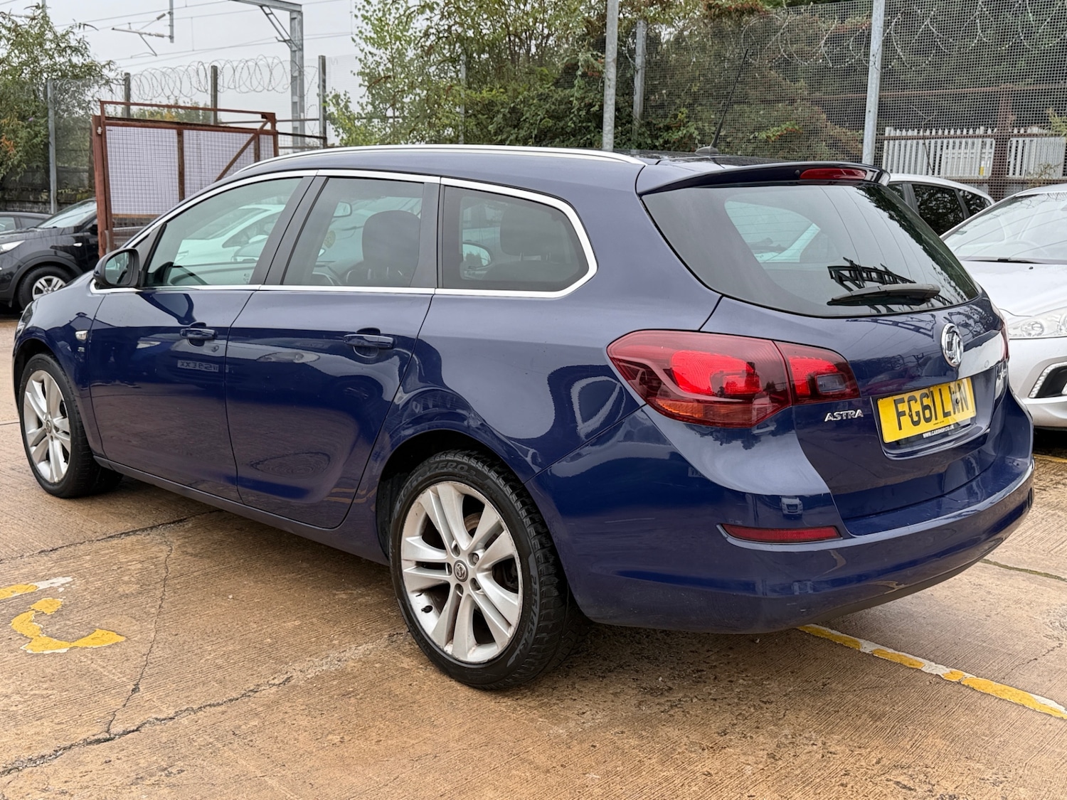 Used Vauxhall Astra 2011 for sale - 76141054: Photo 6