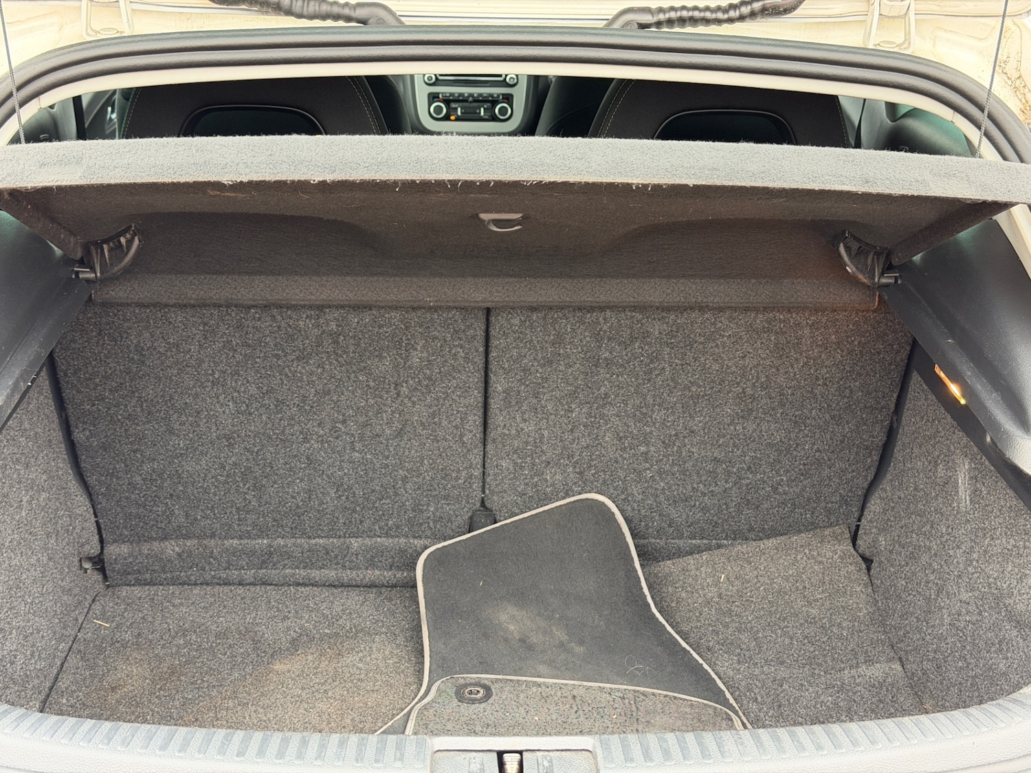 Used Volkswagen Scirocco 2011 for sale - 76279273: Photo 16