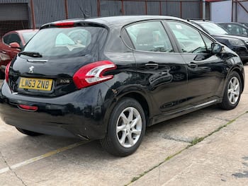 Used Peugeot 208 2013 for sale - 79811537: Photo