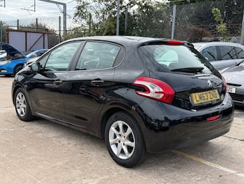 Used Peugeot 208 2013 for sale - 79811537: Photo