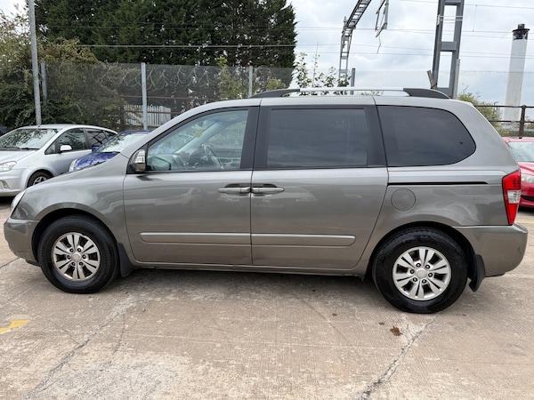 Used Kia Sedona 2011 for sale - 75995451: Photo 4