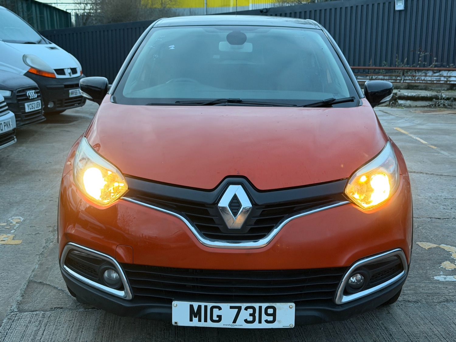 Used Renault Captur 2014 for sale - 77161999: Photo 2