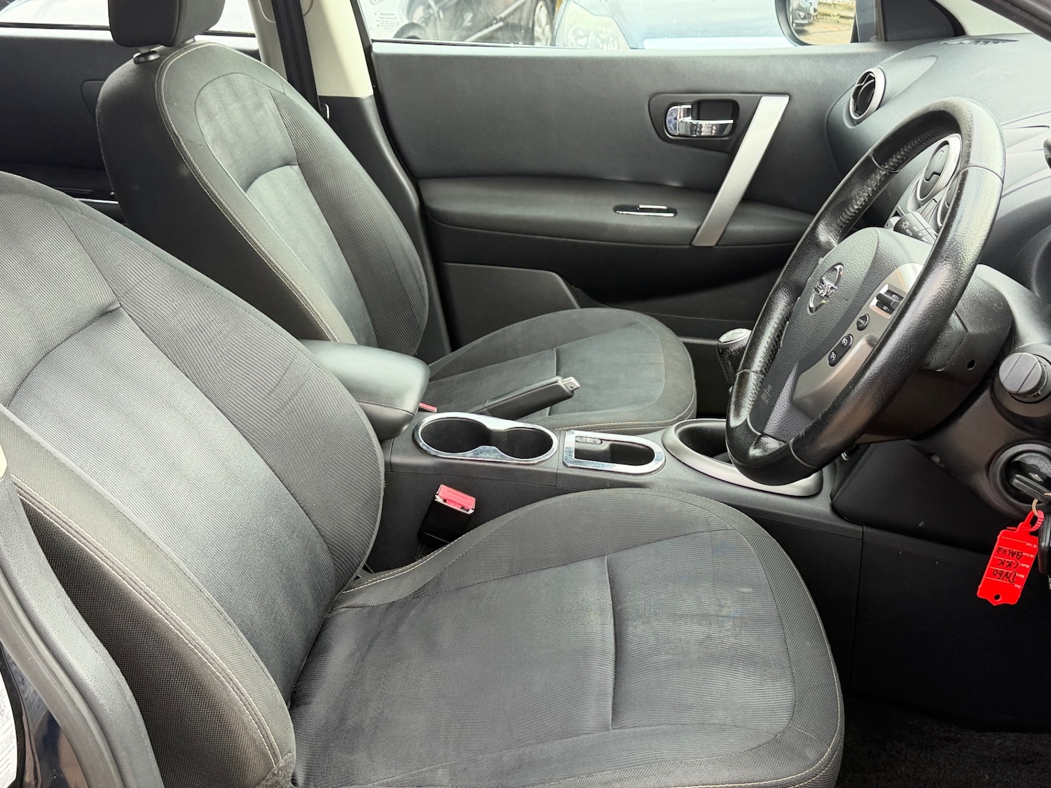 Used Nissan Qashqai 2010 for sale - 77649872: Photo 11