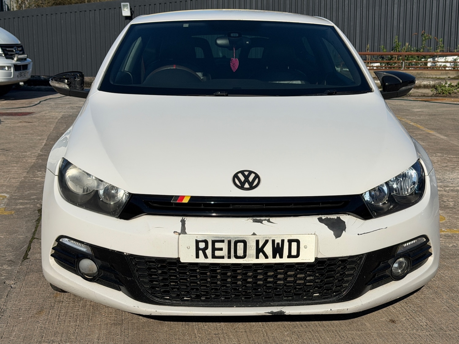 Used Volkswagen Scirocco 2010 for sale - 77974331: Photo 2