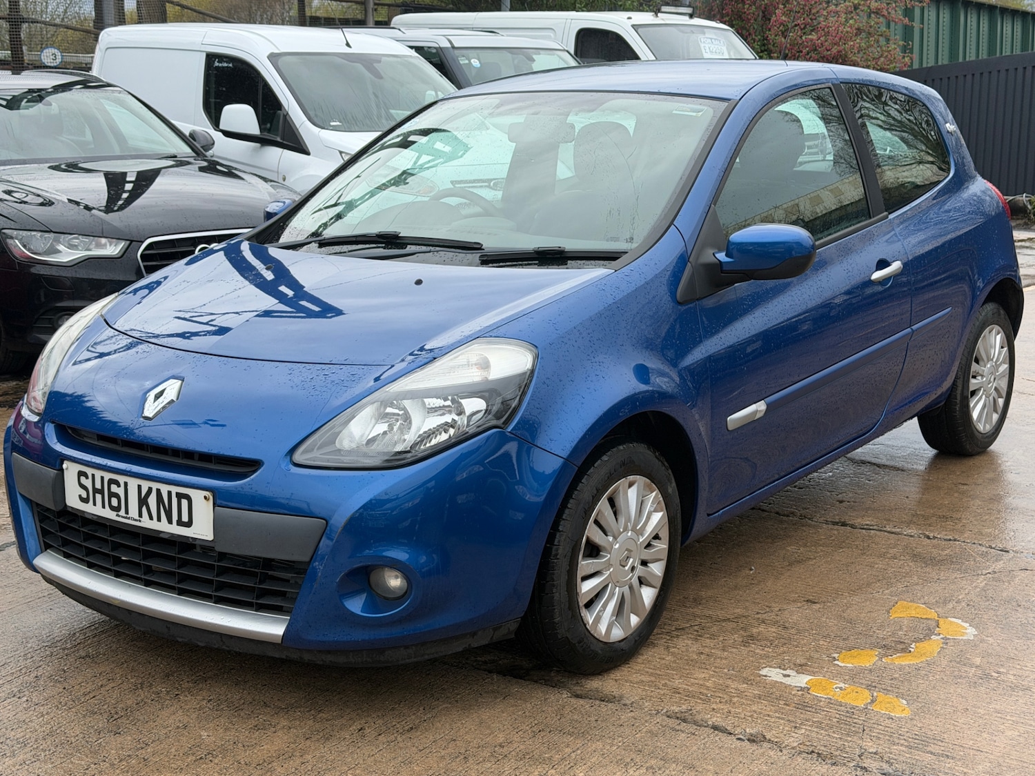 Used Renault Clio 2011 for sale - 78133476: Photo 2