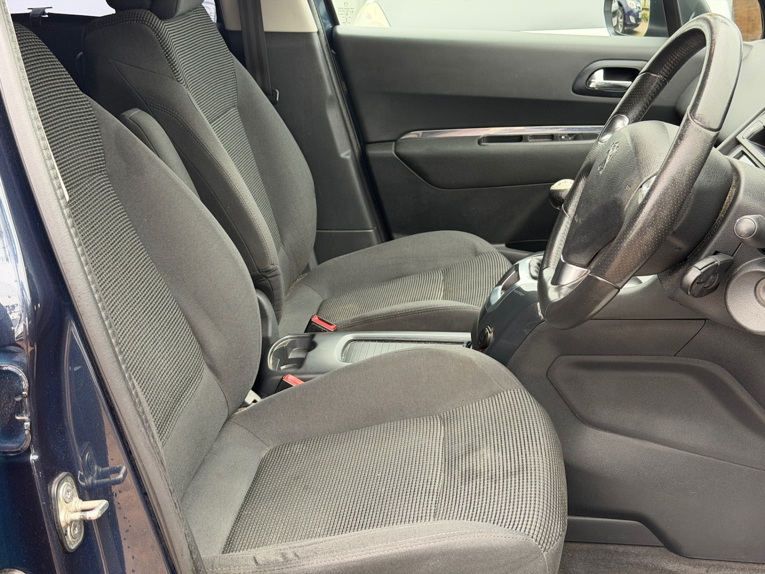 Used Peugeot 5008 2015 for sale - 76141076: Photo 15