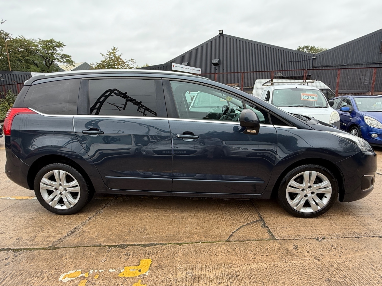 Used Peugeot 5008 2015 for sale - 76141076: Photo 20