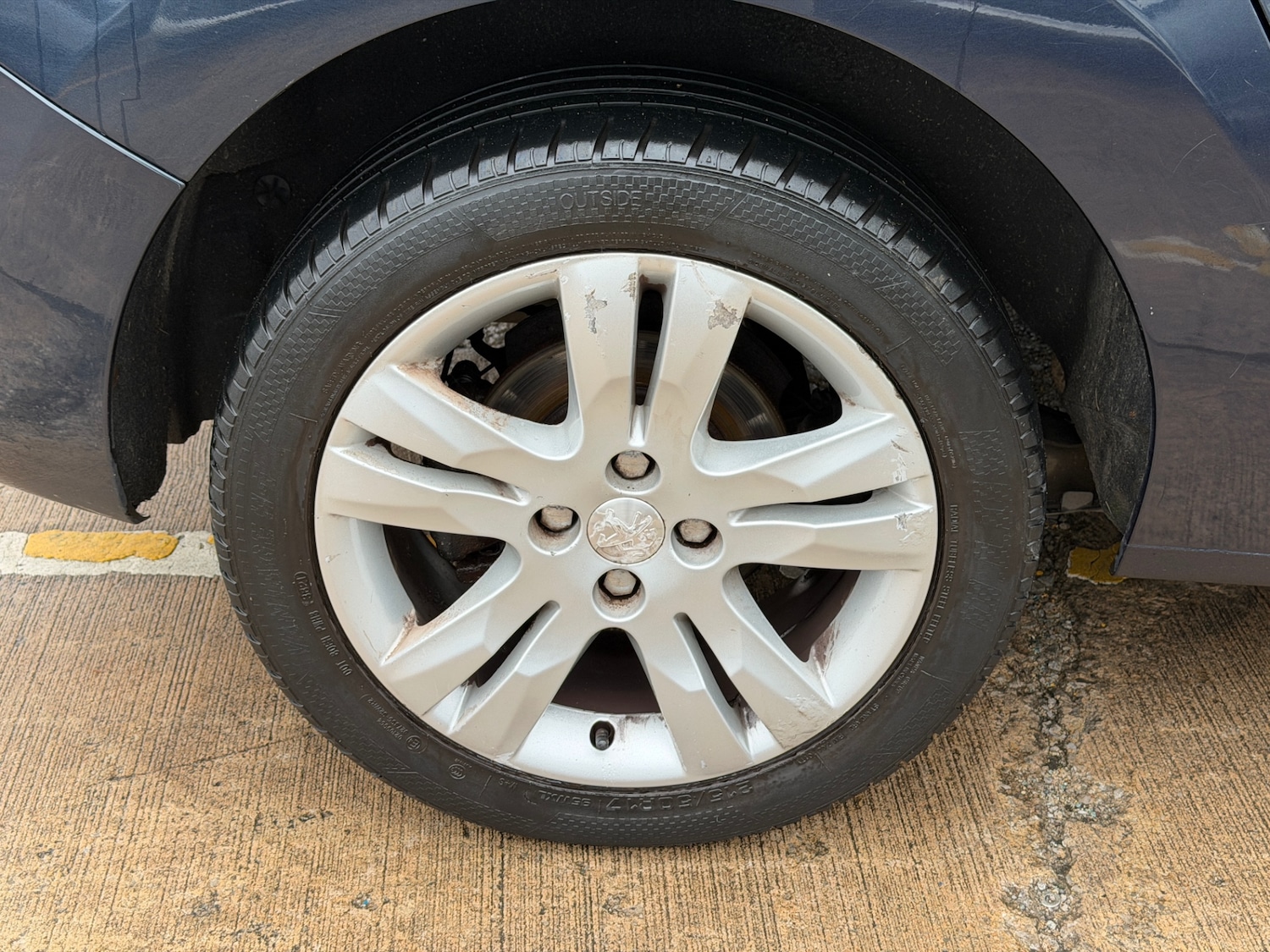 Used Peugeot 5008 2015 for sale - 76141076: Photo 22