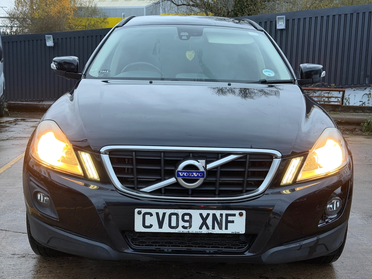 Used Volvo XC60 2009 for sale - 76298080: Photo 2