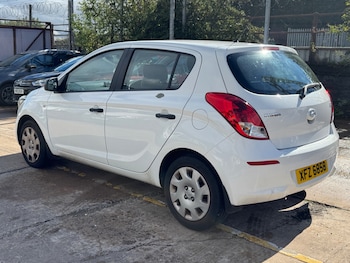 Used Hyundai i20 2014 for sale - 75996143: Photo 4