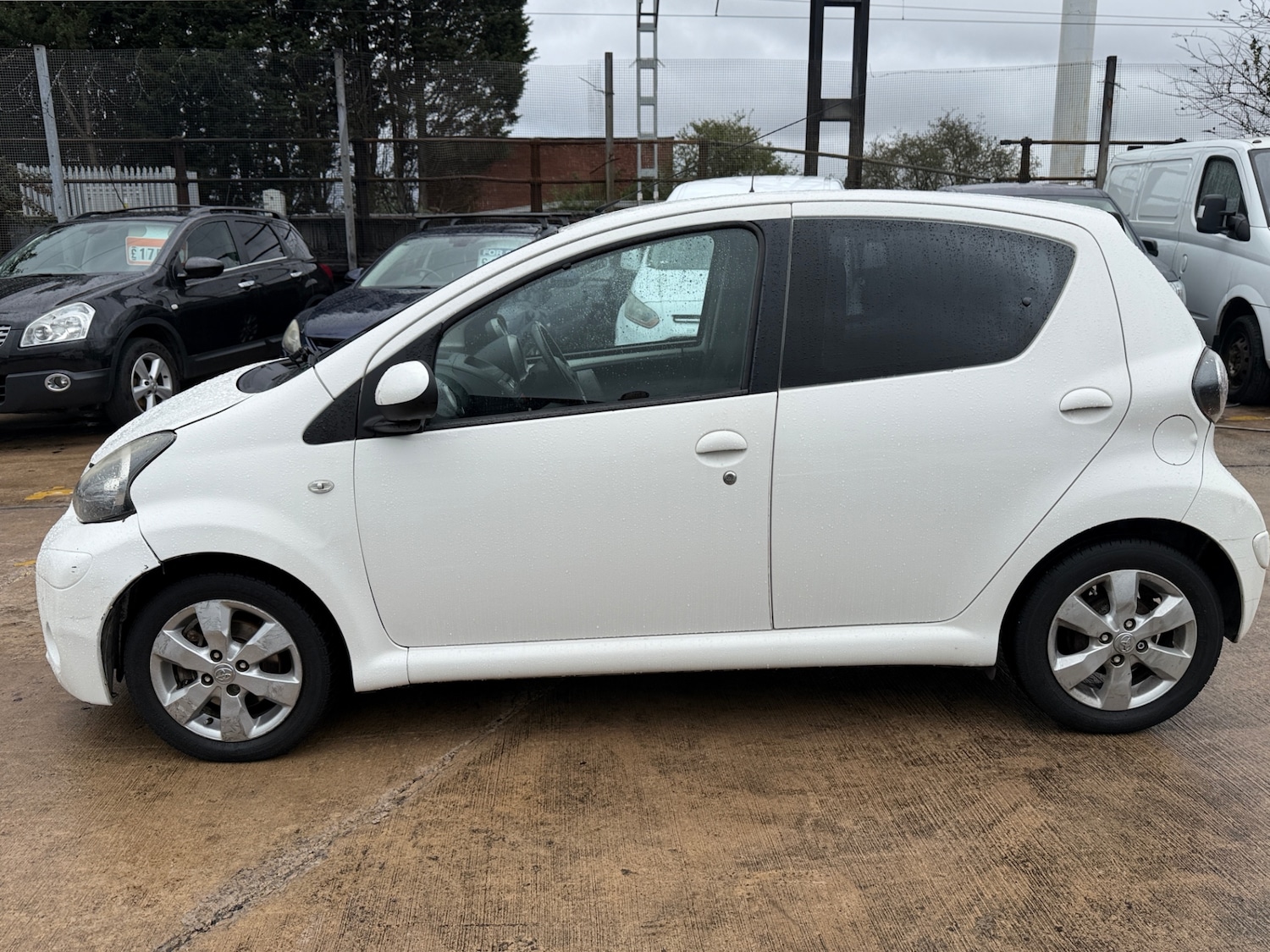 Used Toyota AYGO 2013 for sale - 78053156: Photo 5