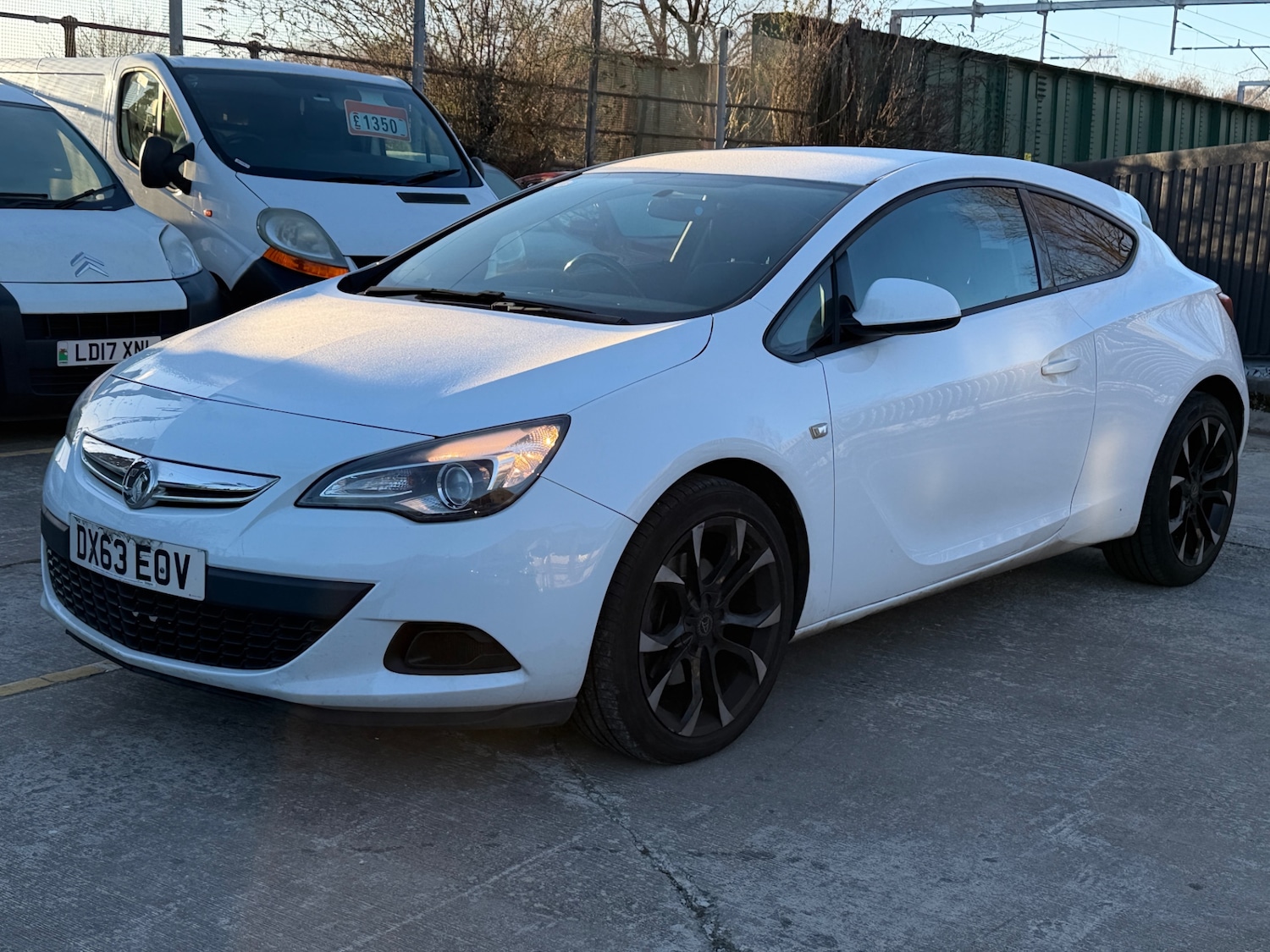 Used Vauxhall Astra GTC 2013 for sale - 77095413: Photo 2