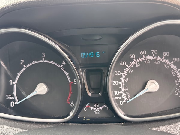 Used Ford Ecosport 2016 for sale - 76091952: Photo 9