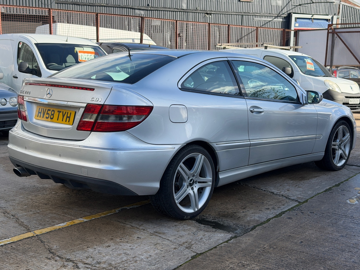 Used Mercedes-Benz CLC Class 2008 for sale - 76436607: Photo 7