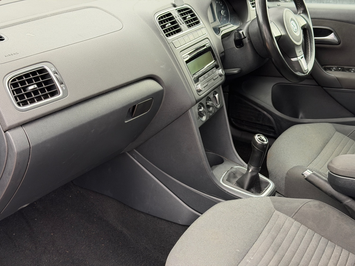 Used Volkswagen Polo 2011 for sale - 77220315: Photo 15