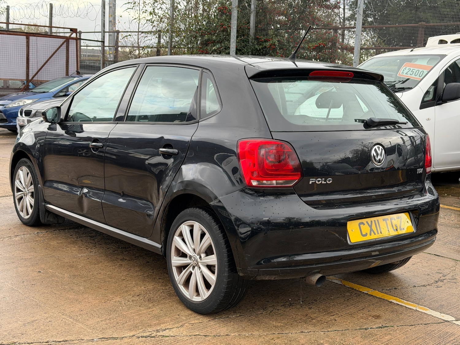 Used Volkswagen Polo 2011 for sale - 77220315: Photo 5