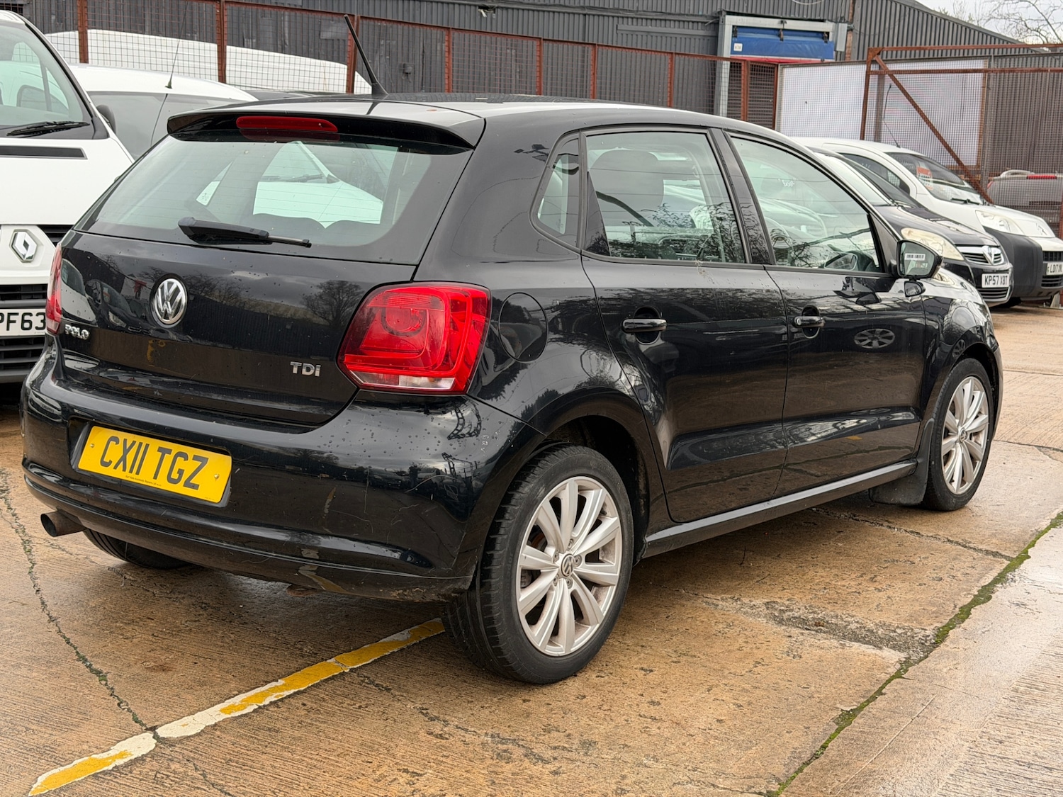Used Volkswagen Polo 2011 for sale - 77220315: Photo 7