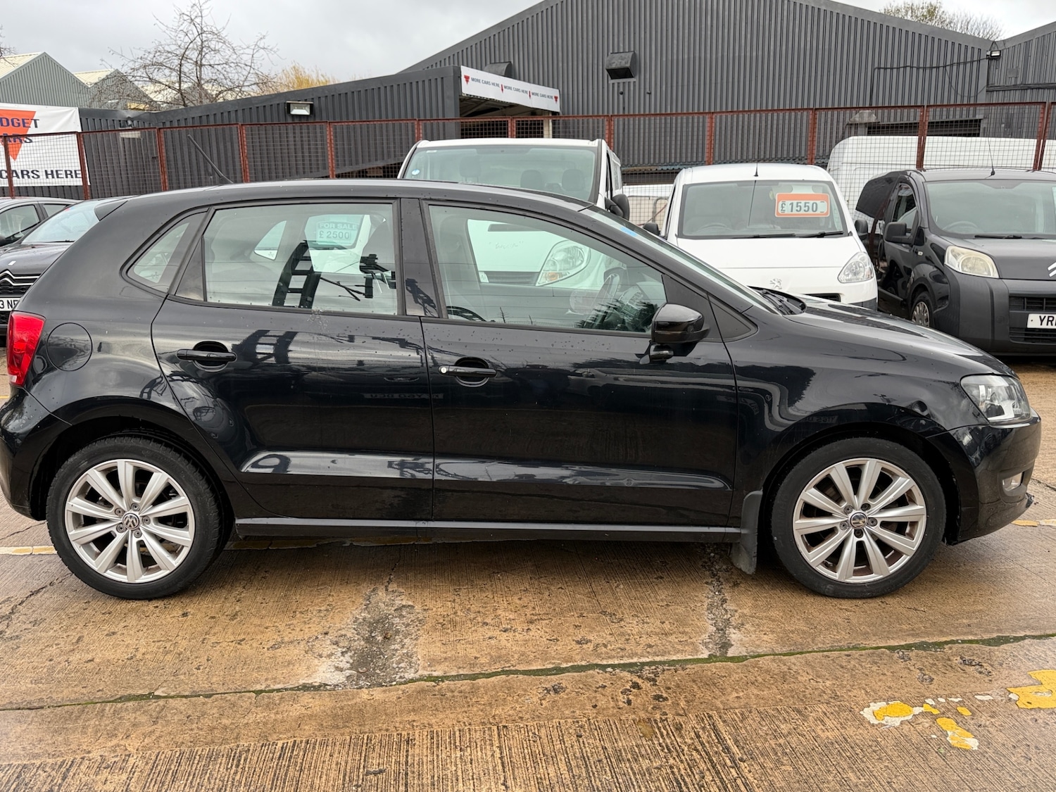 Used Volkswagen Polo 2011 for sale - 77220315: Photo 8