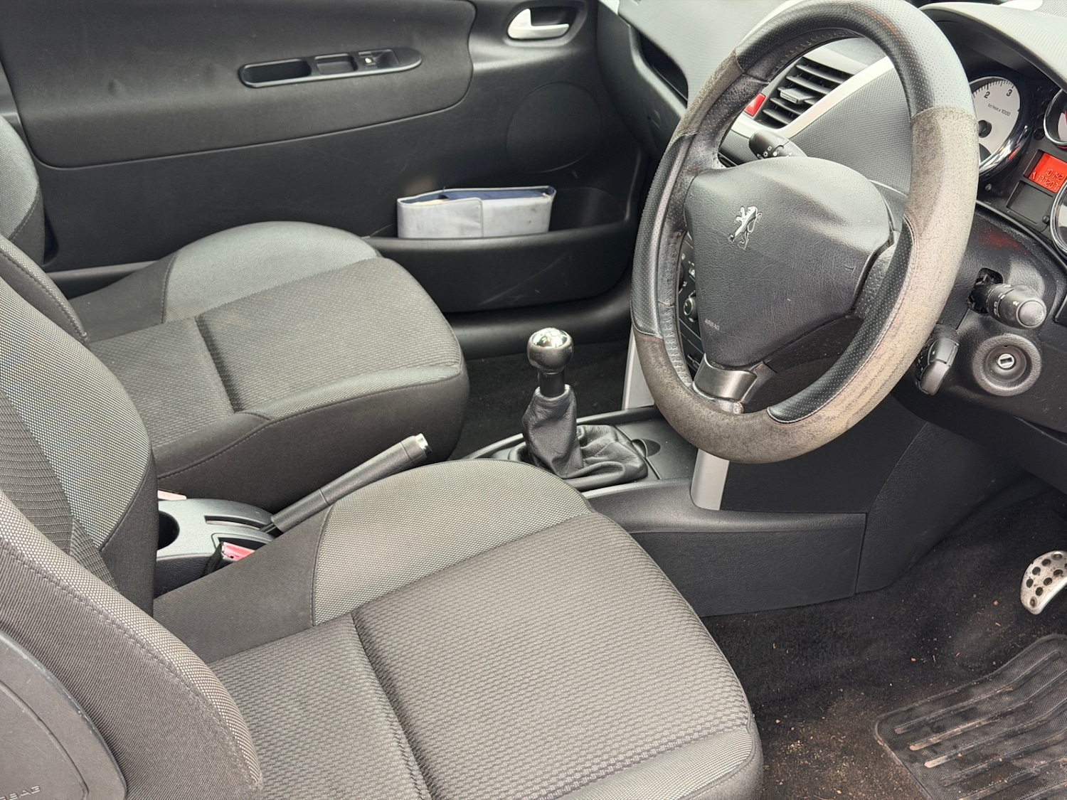 Used Peugeot 207 2011 for sale - 77342257: Photo 12