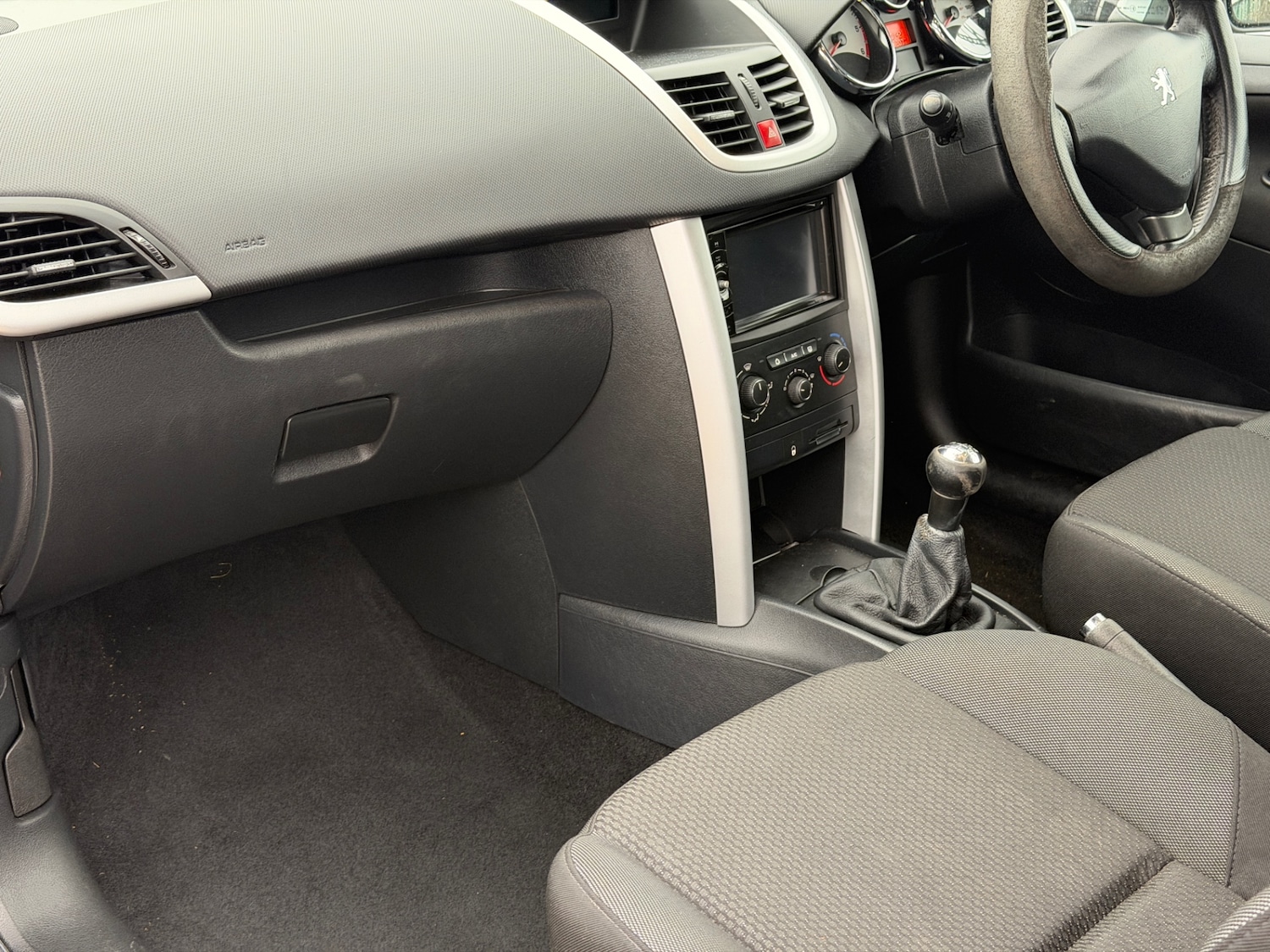 Used Peugeot 207 2011 for sale - 77342257: Photo 17