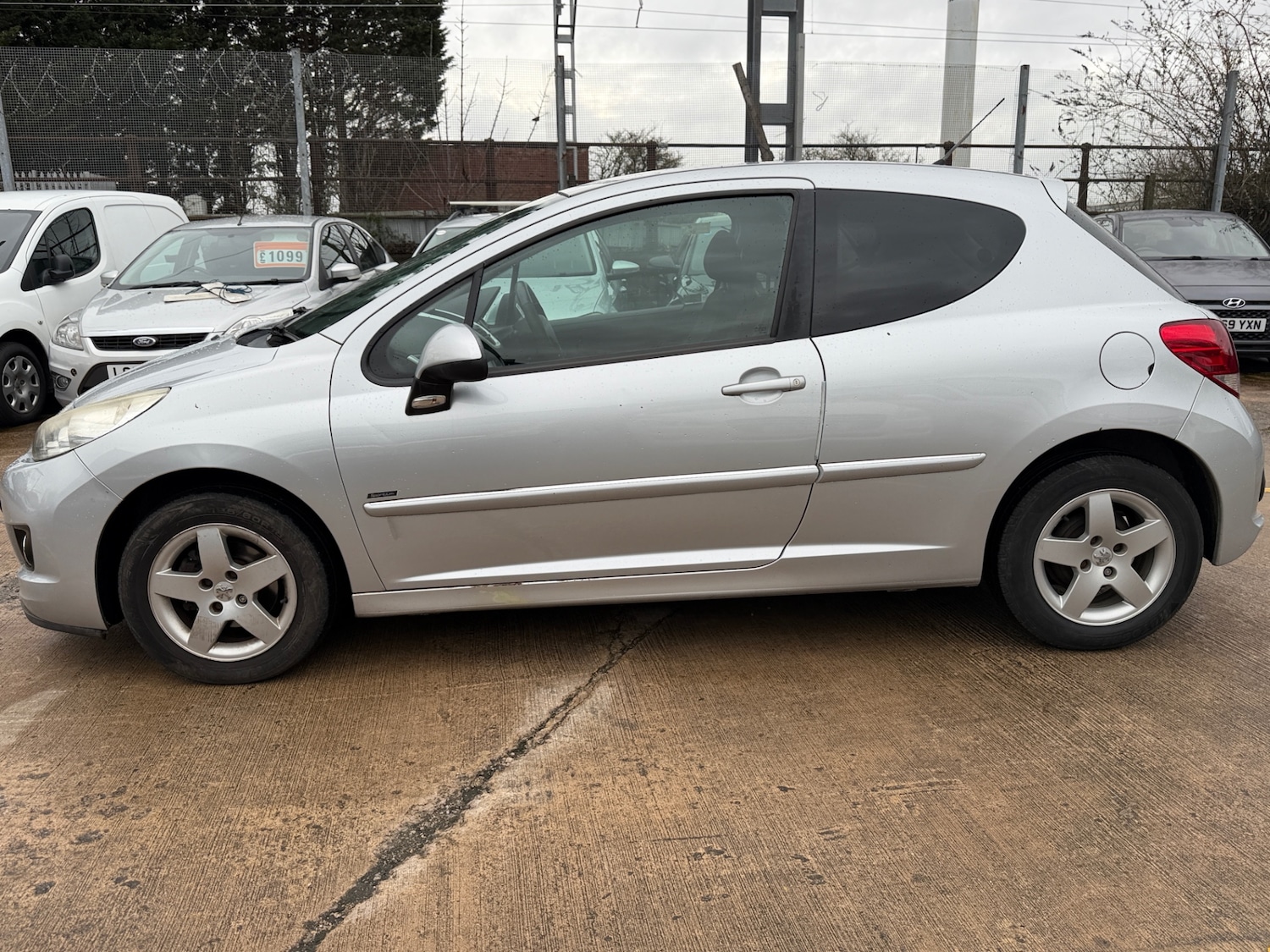 Used Peugeot 207 2011 for sale - 77342257: Photo 4