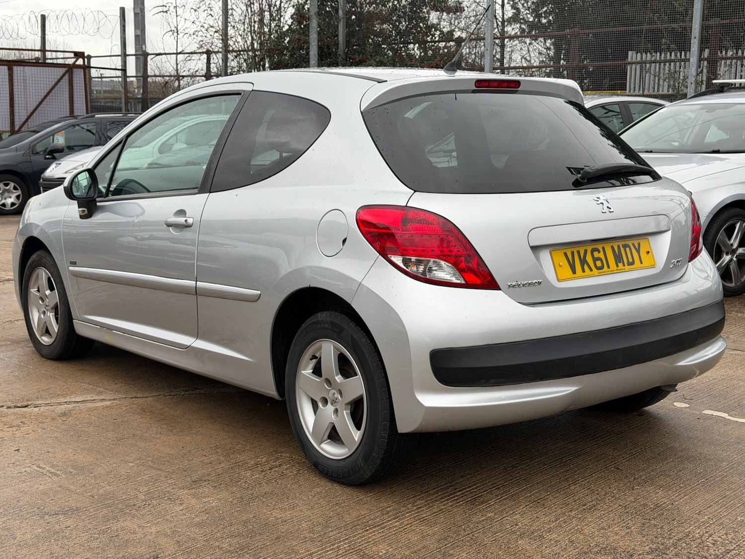 Used Peugeot 207 2011 for sale - 77342257: Photo 5