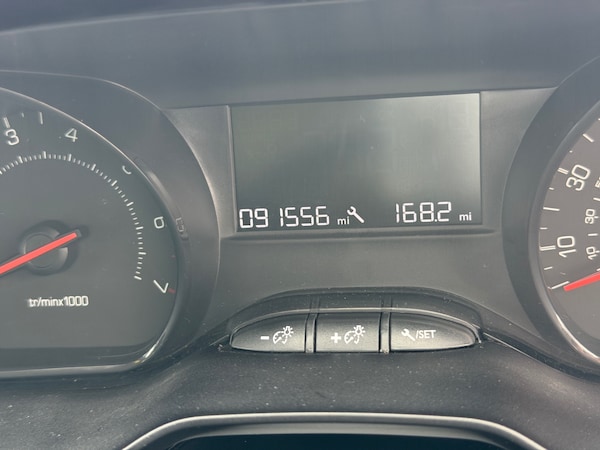 Used Peugeot 208 2012 for sale - 76115546: Photo 13