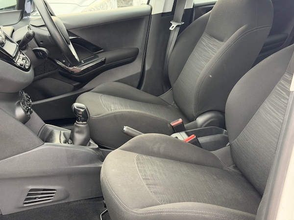 Used Peugeot 208 2012 for sale - 76115546: Photo 15