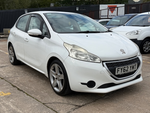 Cheap Peugeot 208 2012 (62) - 1.2 VTi Access+ 5dr for sale in Manchester, Greater Manchester