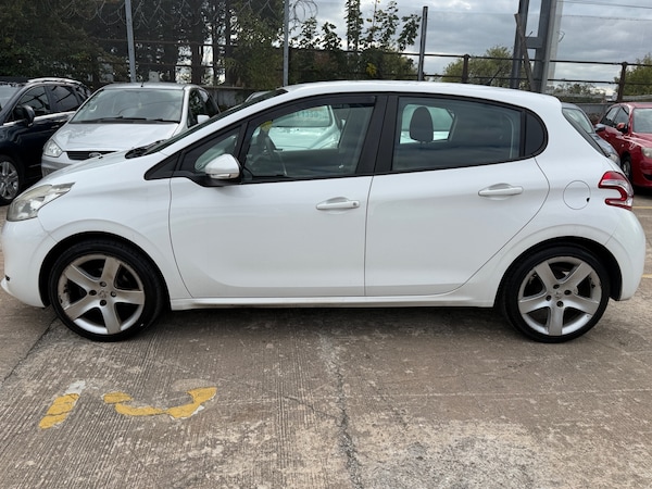 Used Peugeot 208 2012 for sale - 76115546: Photo 4