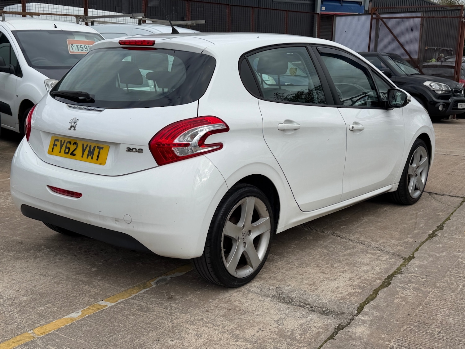 Peugeot 208 2012 (62) - 1.2 VTi Access+ 5dr - Image 7
