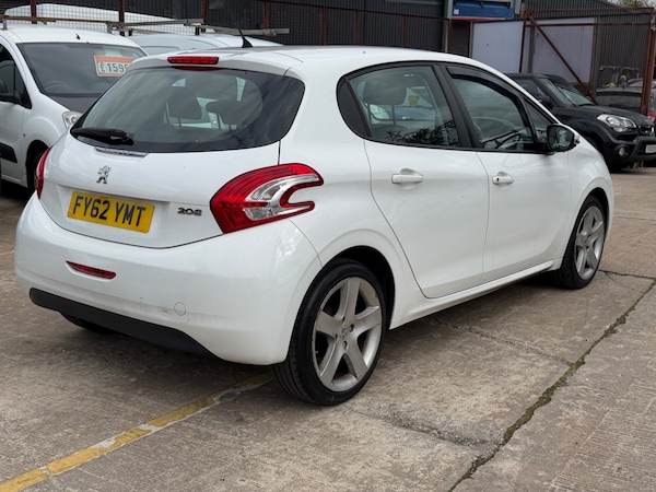 Used Peugeot 208 2012 for sale - 76115546: Photo 7
