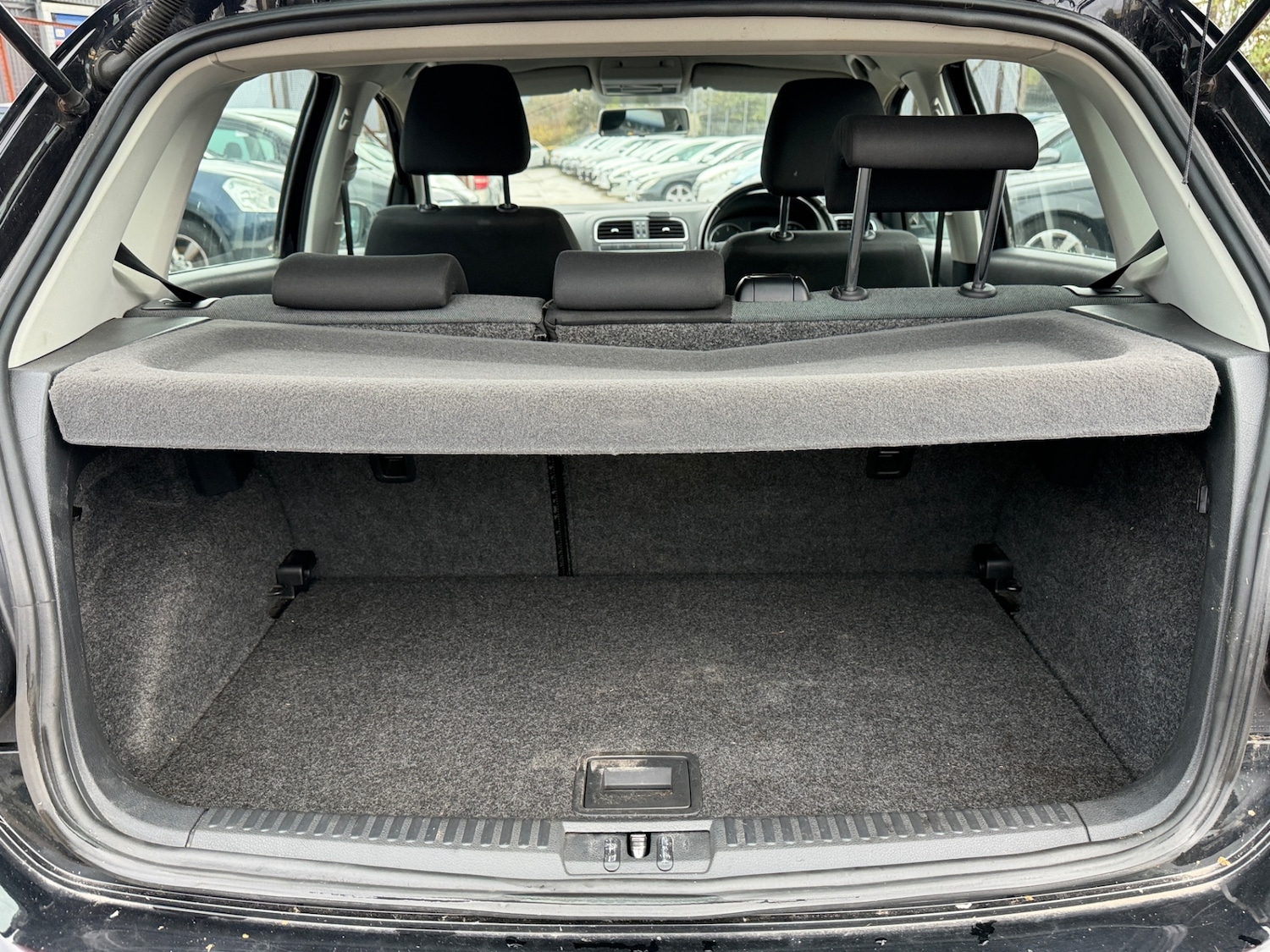 Used Volkswagen Polo 2011 for sale - 76588659: Photo 10