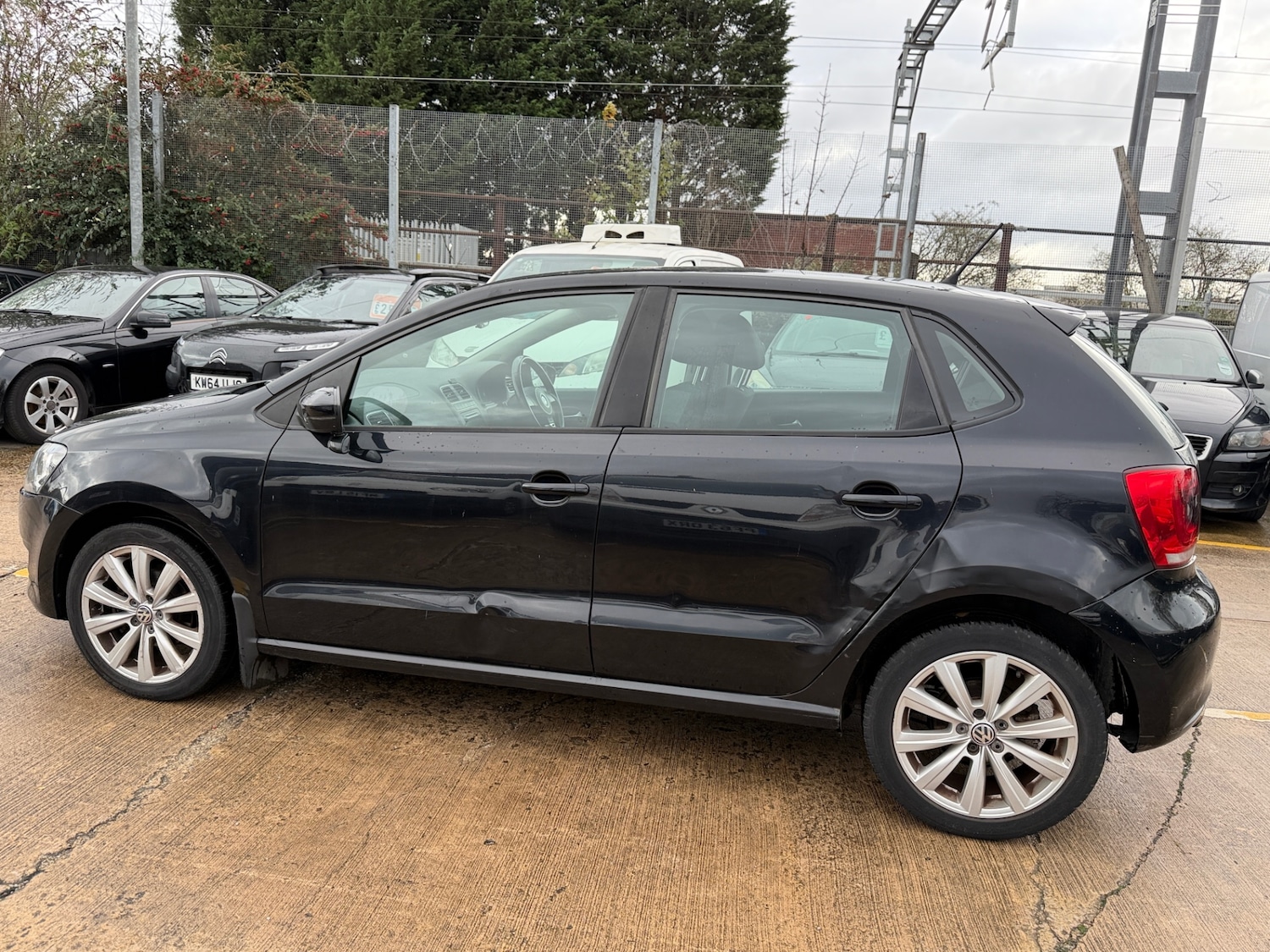 Used Volkswagen Polo 2011 for sale - 76588659: Photo 5