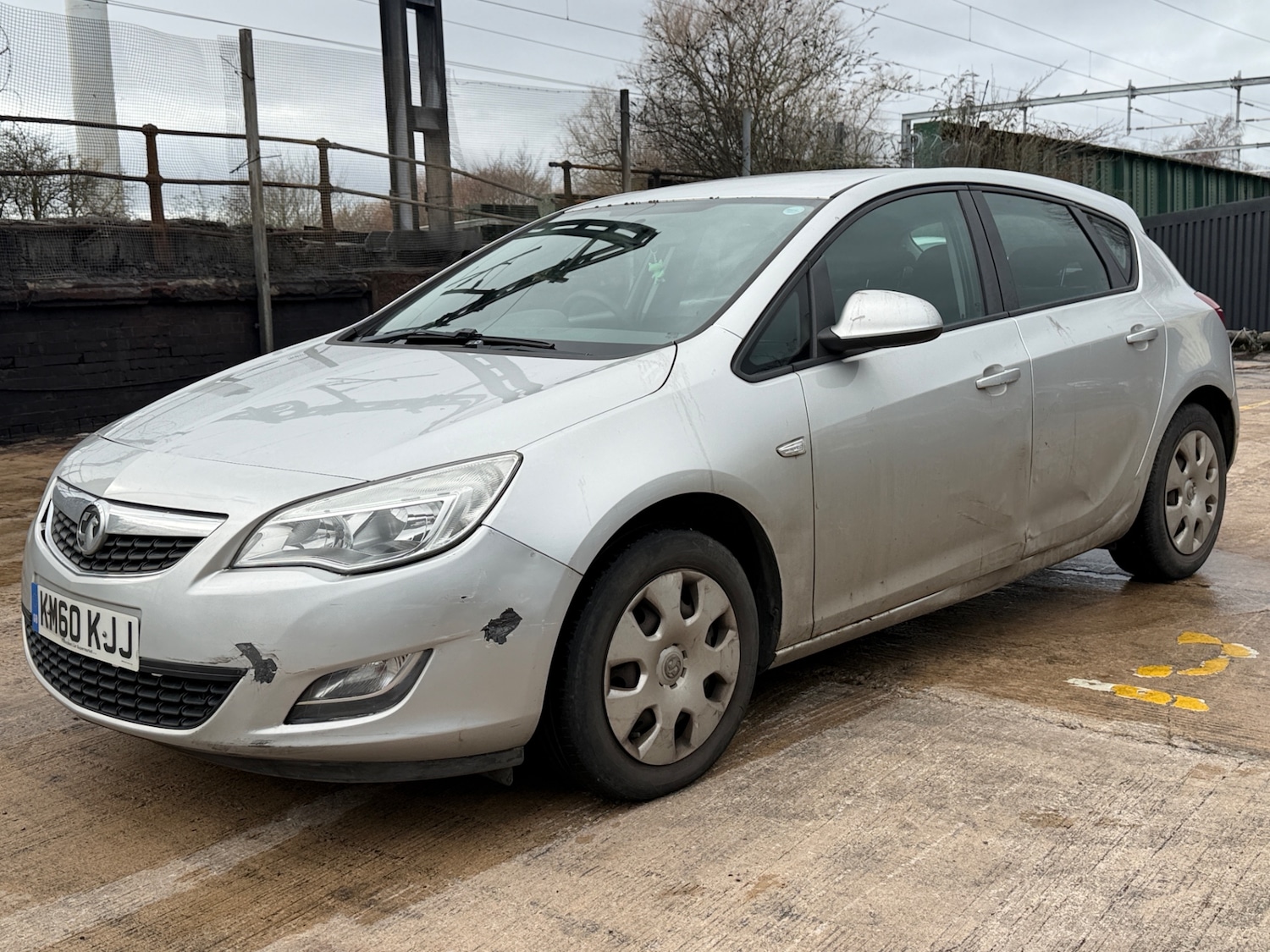 Used Vauxhall Astra 2011 for sale - 77630925: Photo 2