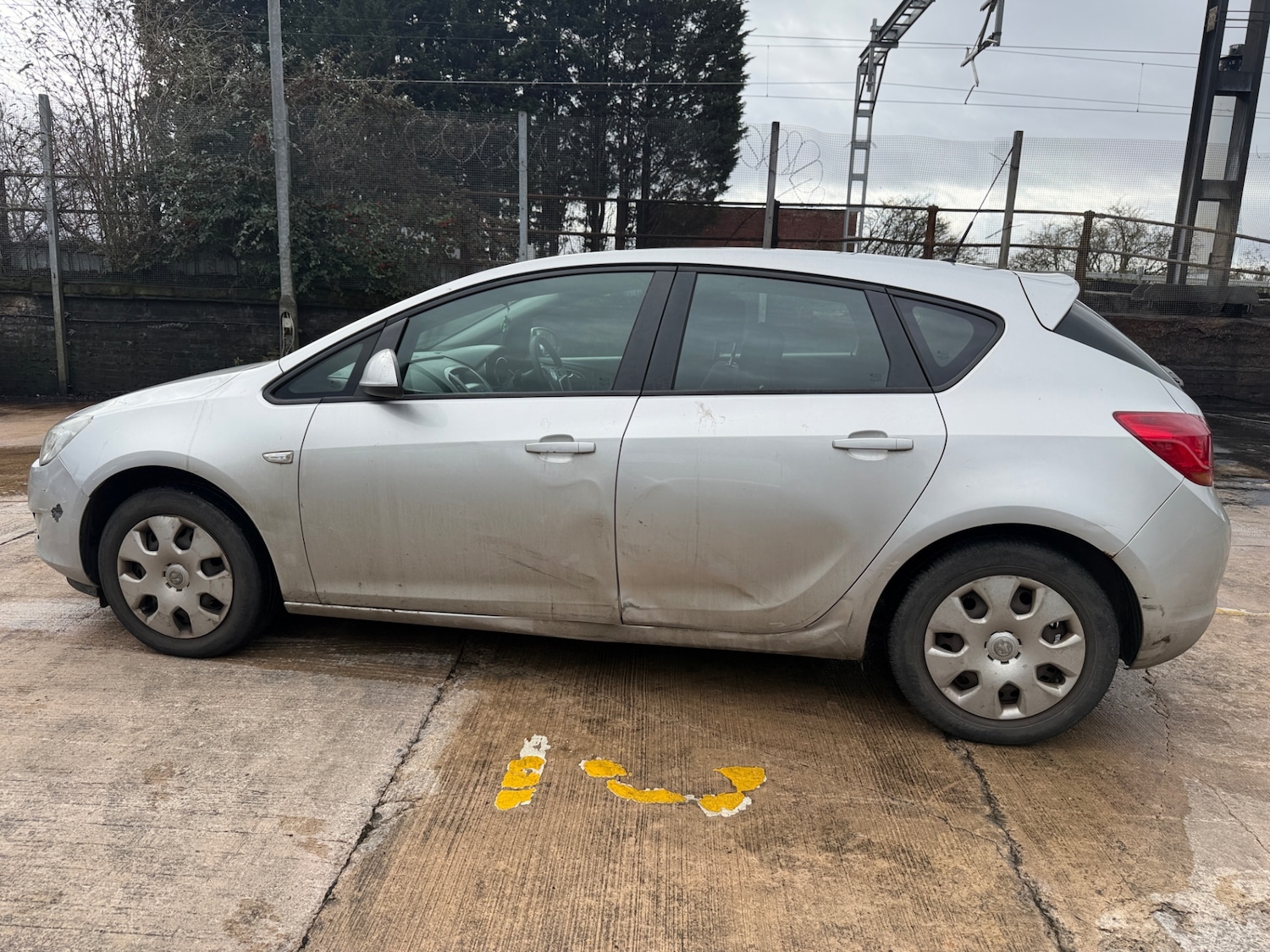 Used Vauxhall Astra 2011 for sale - 77630925: Photo 4