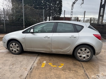 Used Vauxhall Astra 2011 for sale - 77630925: Photo
