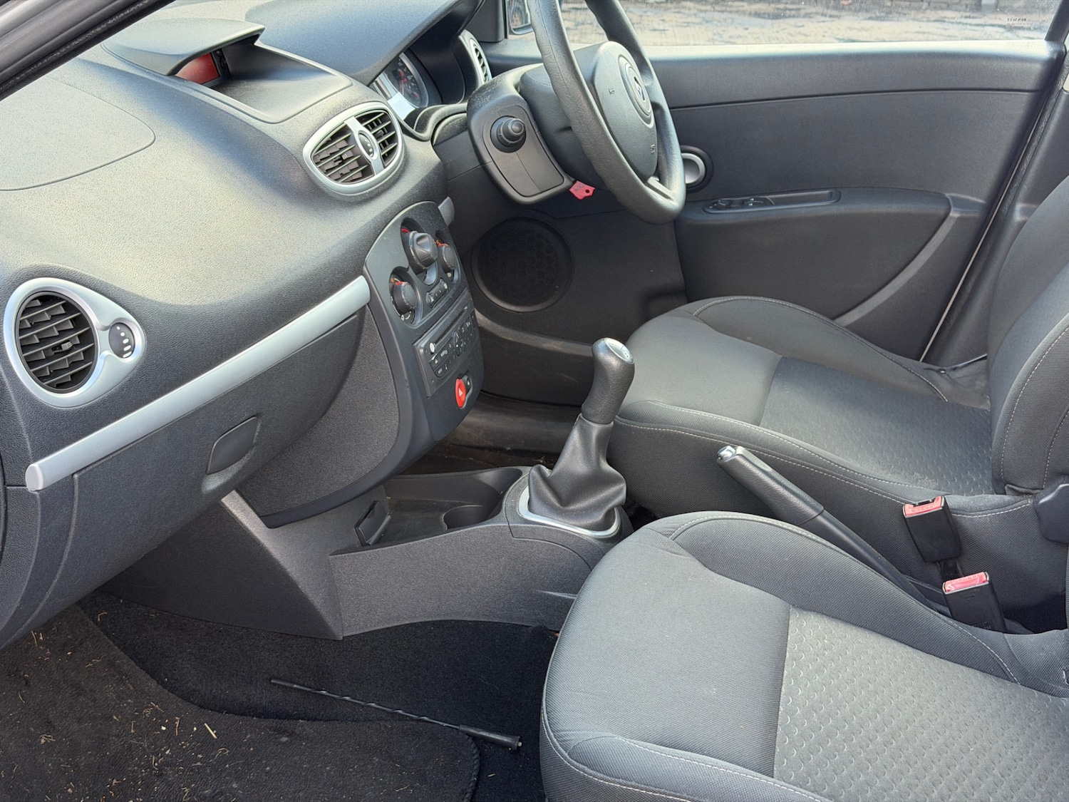 Used Renault Clio 2009 for sale - 77894135: Photo 17