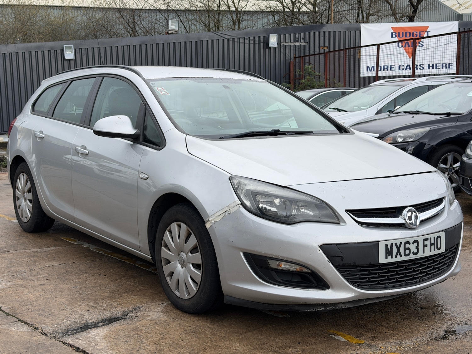 Used Vauxhall Astra 2013 for sale - 78013070: Photo 2