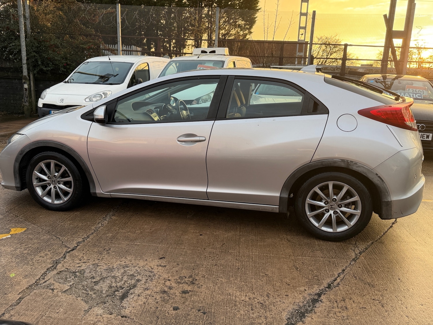 Used Honda Civic 2012 for sale - 77303929: Photo 5