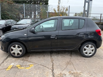 Used Dacia Sandero 2015 for sale - 76413276: Photo