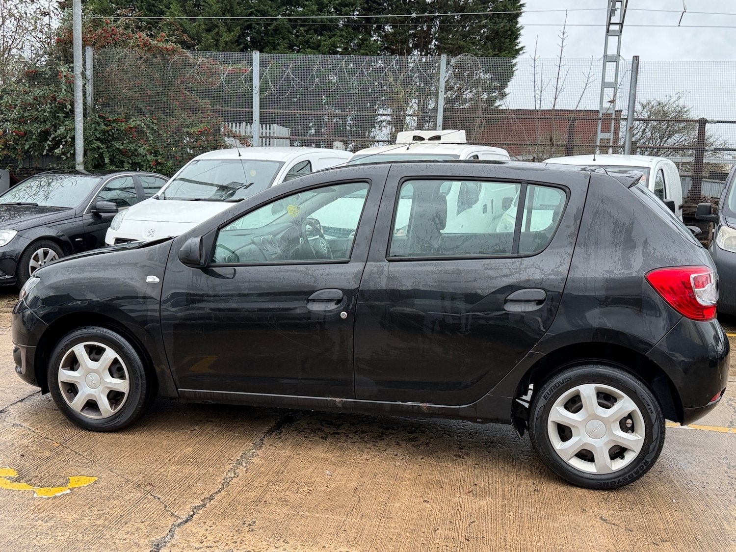 Used Dacia Sandero 2015 for sale - 76413276: Photo 4