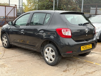 Used Dacia Sandero 2015 for sale - 76413276: Photo