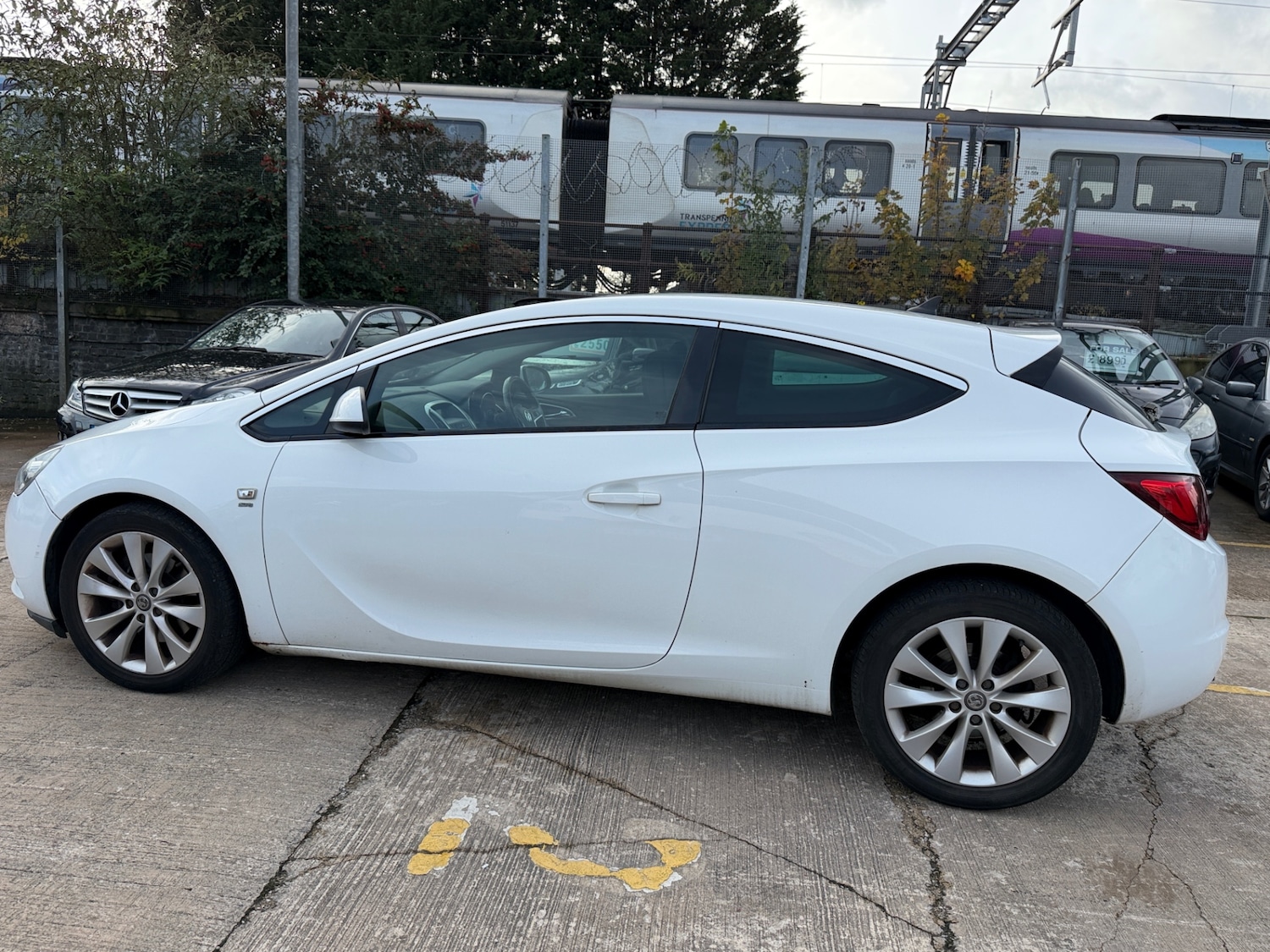 Used Vauxhall Astra GTC 2012 for sale - 76402870: Photo 4