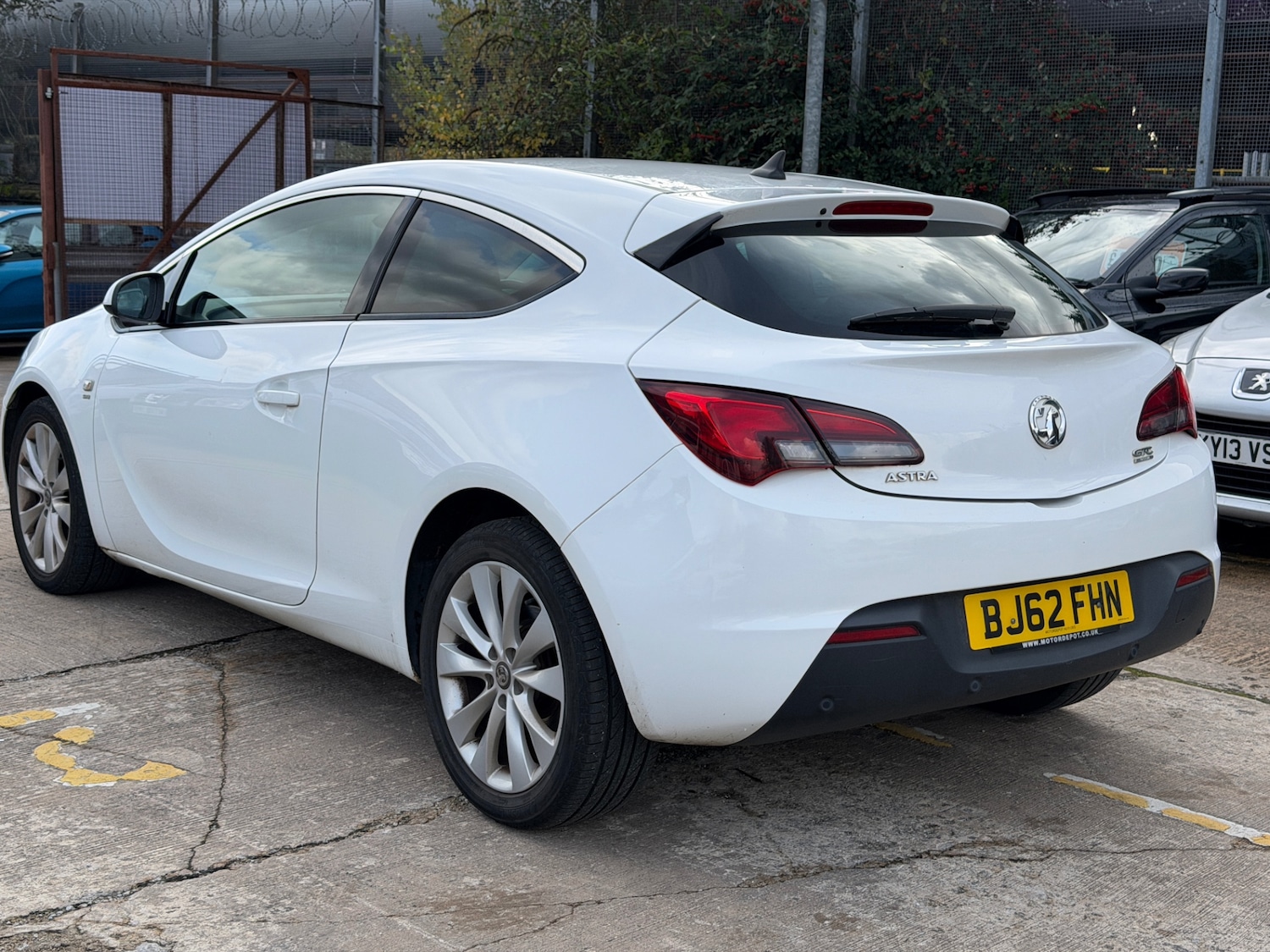 Used Vauxhall Astra GTC 2012 for sale - 76402870: Photo 5