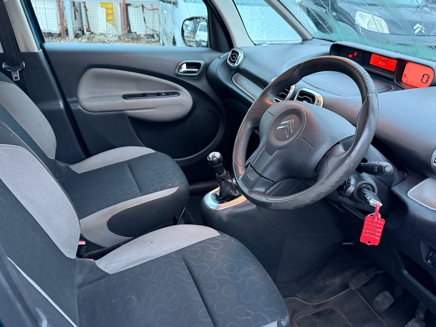 Used Citroen C3 Picasso 2009 for sale - 76666060: Photo 12