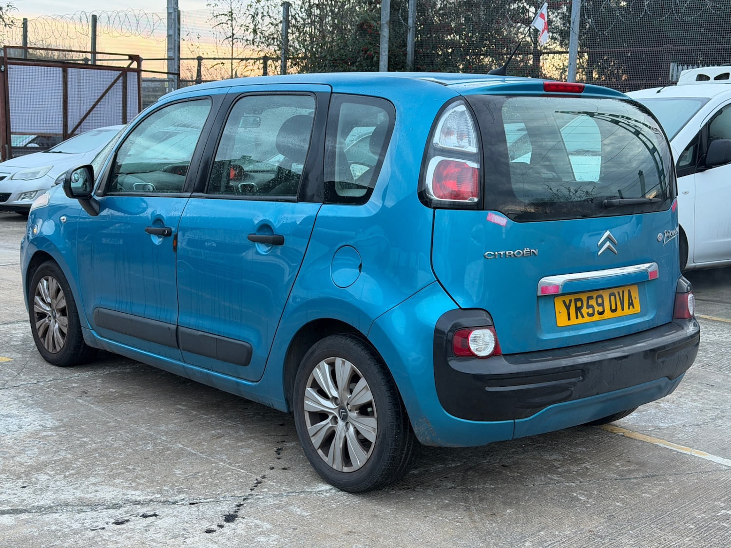 Used Citroen C3 Picasso 2009 for sale - 76666060: Photo 5
