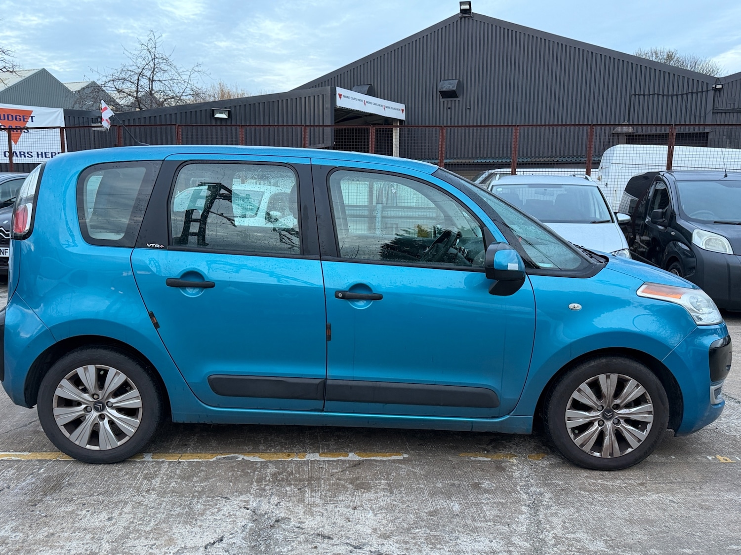 Used Citroen C3 Picasso 2009 for sale - 76666060: Photo 8