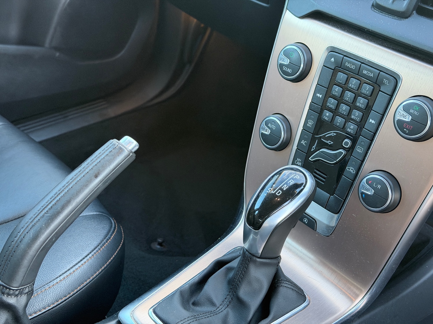 Used Volvo V40 2014 for sale - 76938323: Photo 14