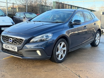 Used Volvo V40 2014 for sale - 76938323: Photo